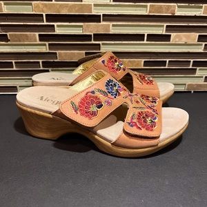 Alegria Velcrow Slides Size 38